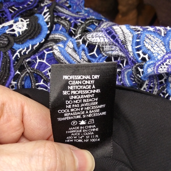 Alice + Olivia Maxie Off The Shoulder Blue, Black & Purple Guipure Lace Blouse - Picture 12 of 13